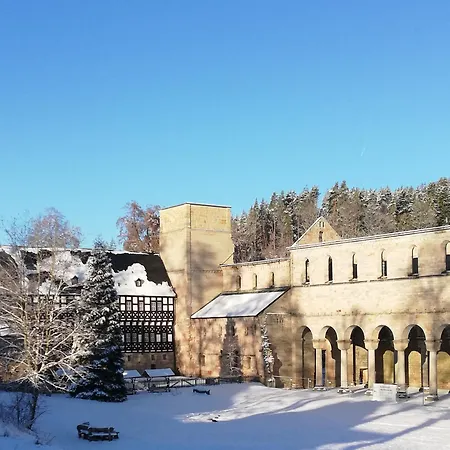 Fewo An Der Klosterruine Paulinzella Mit Kostenfreien Parkplatz Und Wlan Esterno foto
